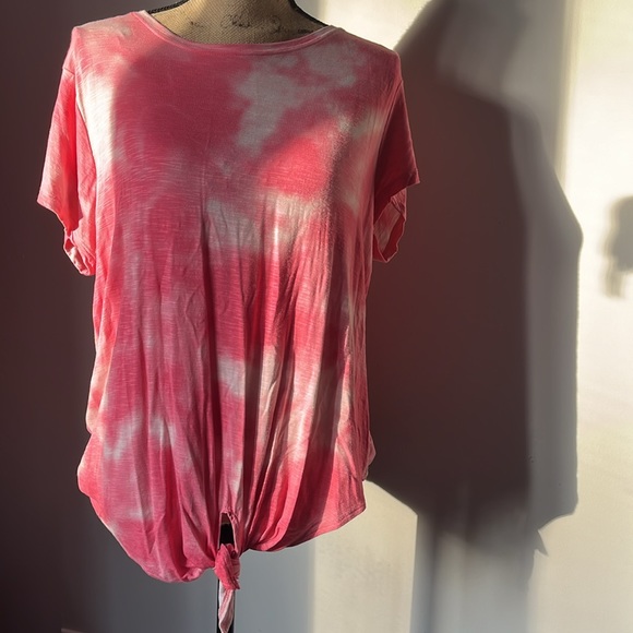 NWOT pink tie dye tshirt with tied knot - Picture 4 of 5